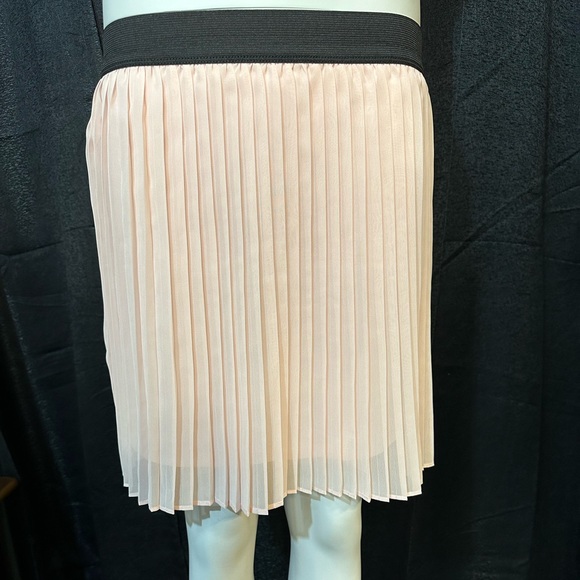 Xhiliration pale pink skirt - Size S - Picture 2 of 3